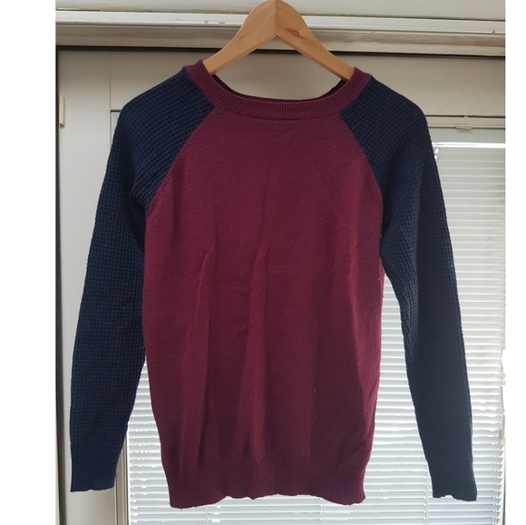 ▪Express▪Burgundy waffle shirt - Picture 1 of 2